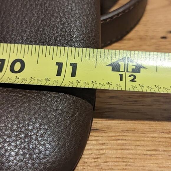 Liz Claiborne New York Crossbody Brown Pebbled Leather Bag in Like New Condition - Picture 8 of 12